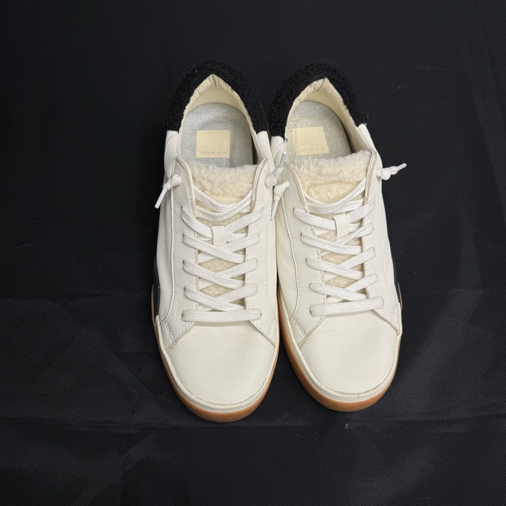 Dolce Vita White Sneaker size 8.5